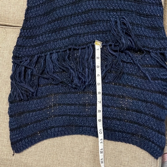 SALE! Bought at Buckle - Navy Blue Cowl Neck Fringe Sweater by Gimmicks - Small - Picture 14 of 15